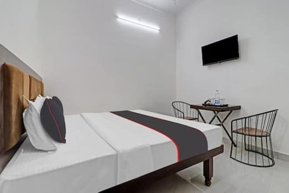 Дехрадун: Chaudhary Guest House