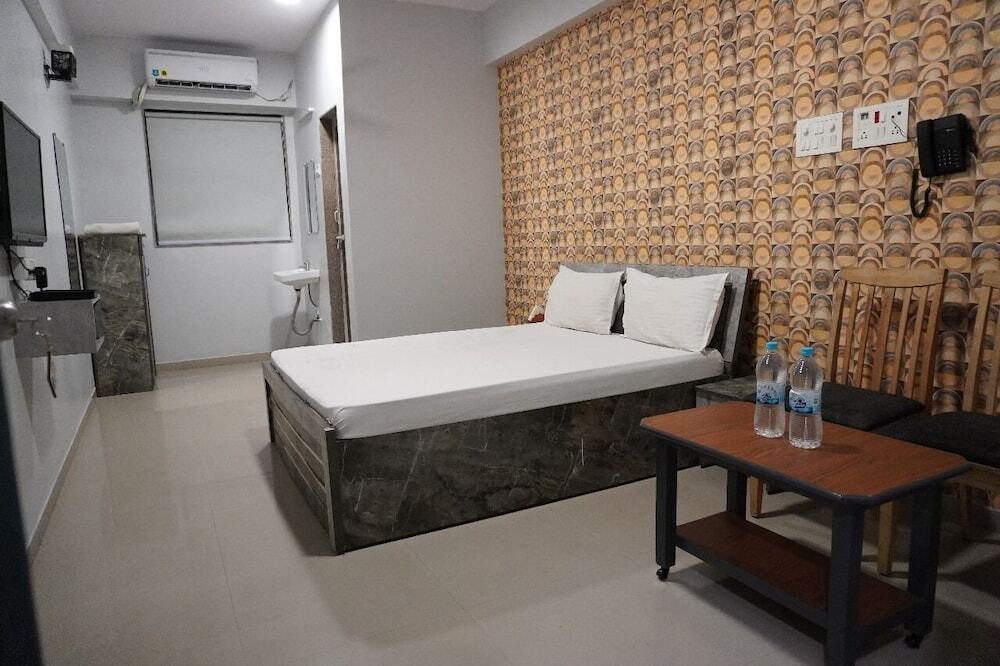 Сурат: Hotel Apple Inn By GRB