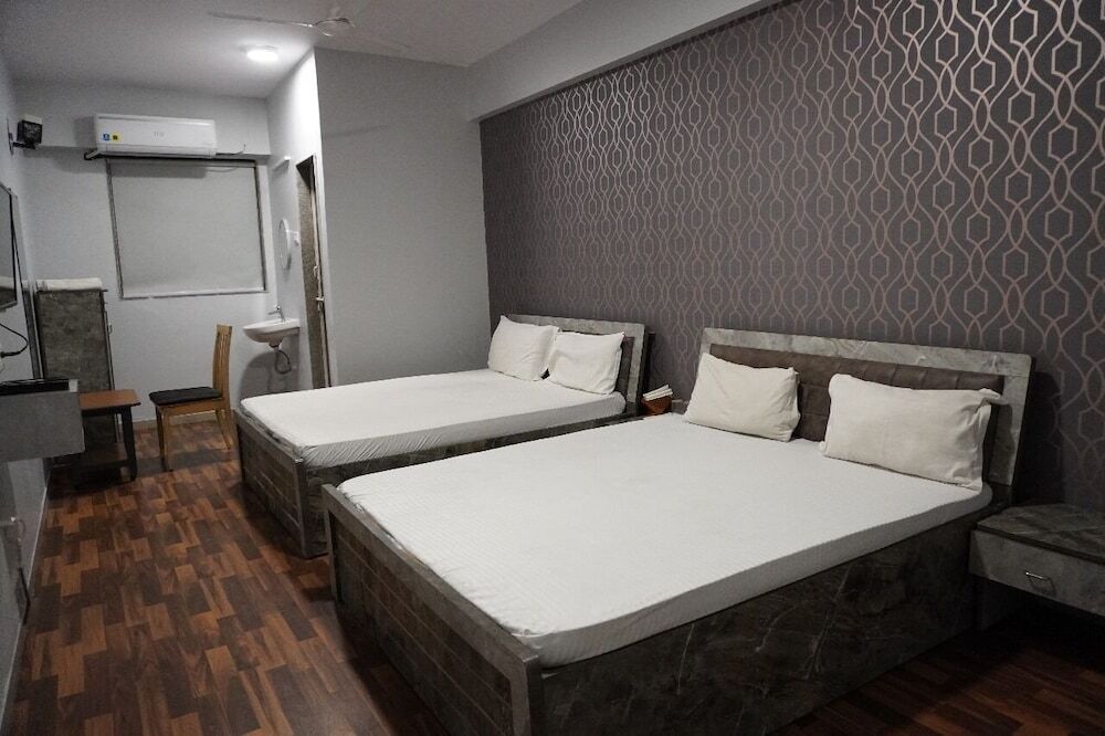 Сурат: Hotel Apple Inn By GRB