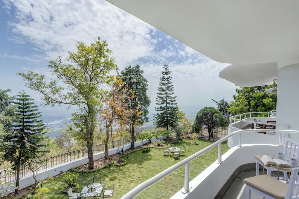 Нарендранагар: Kinwani House by Aalia Collection