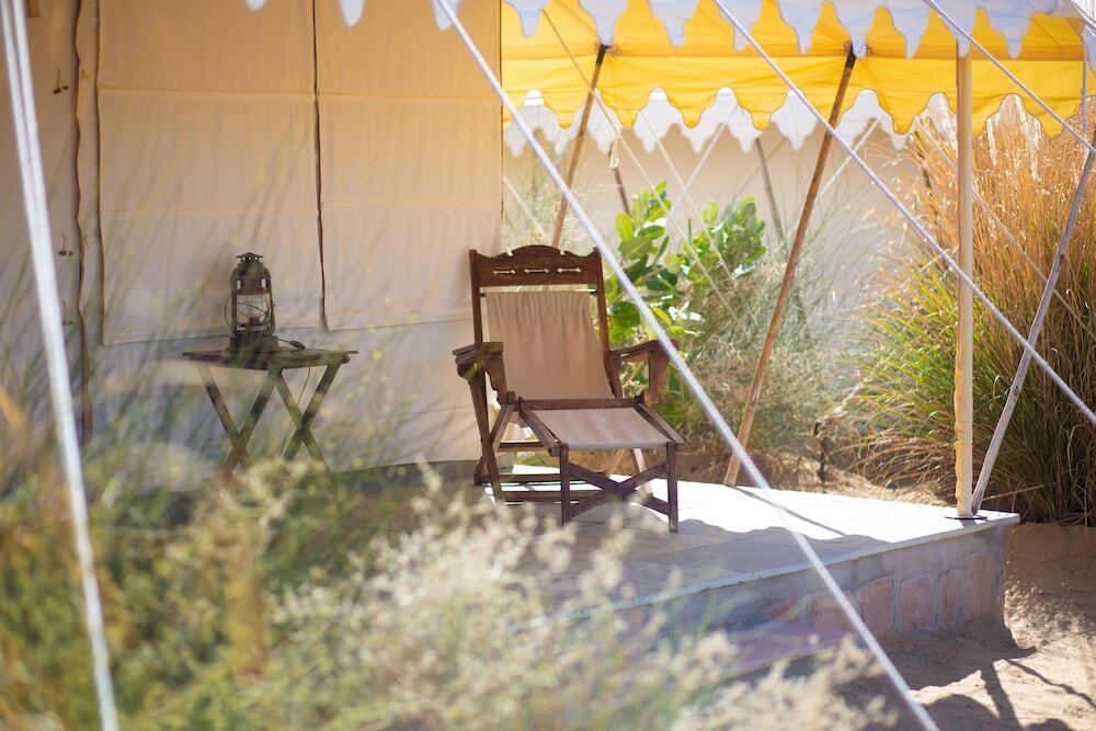 Khiyansaria: Manvār Sevan, The Desert Camp