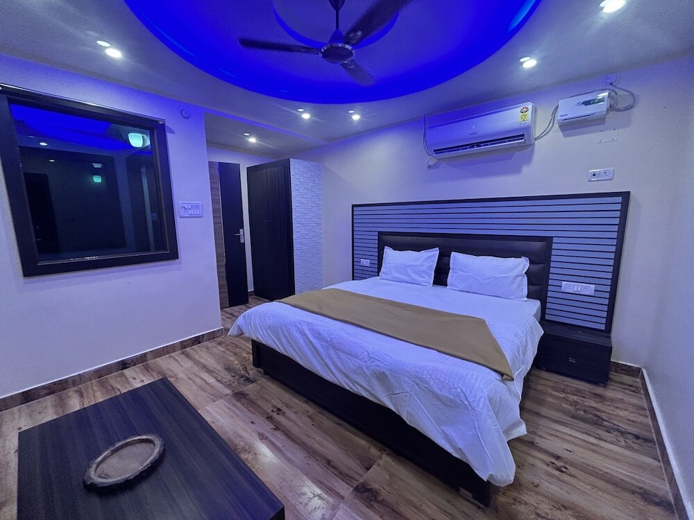 Файзабад: Hotel Raj Darbar