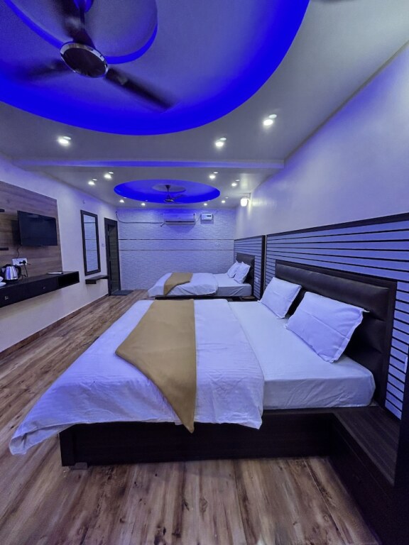 Файзабад: Hotel Raj Darbar