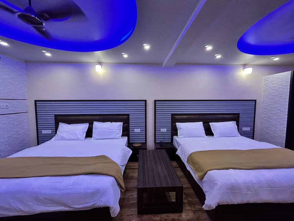 Файзабад: Hotel Raj Darbar