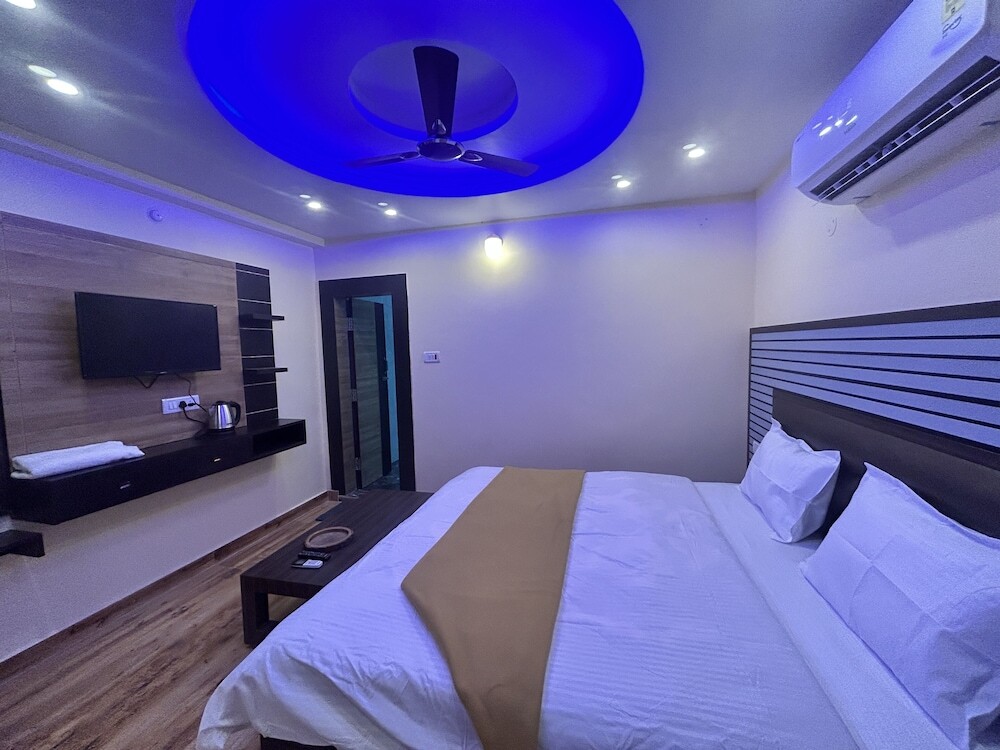 Файзабад: Hotel Raj Darbar