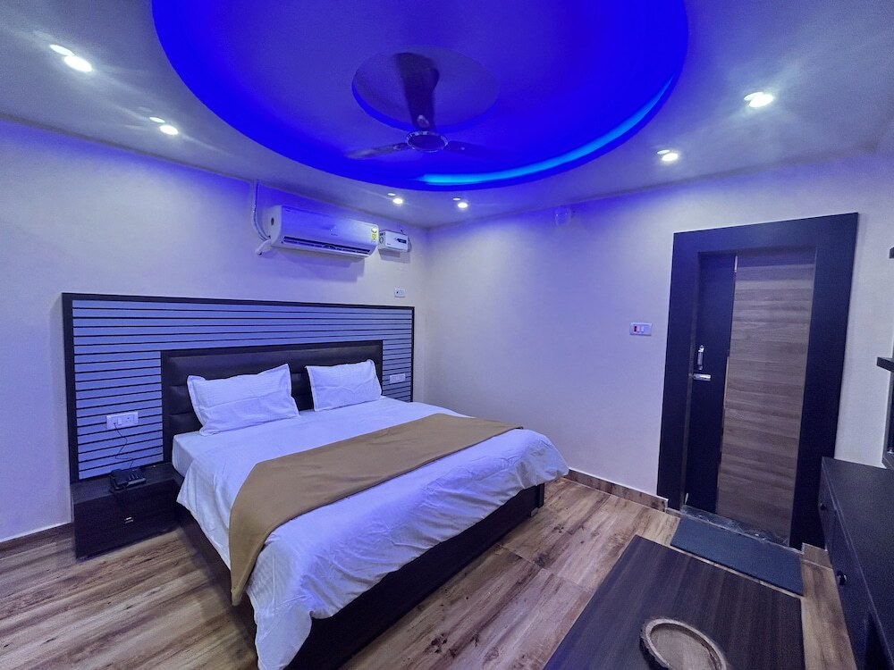 Файзабад: Hotel Raj Darbar