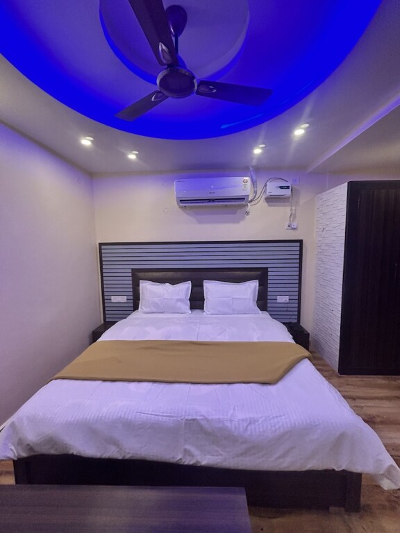 Файзабад: Hotel Raj Darbar