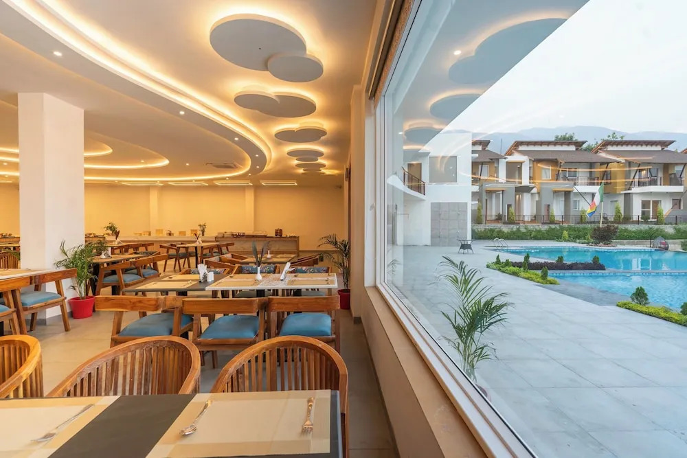 Наинитал: Evara Spa & Resort
