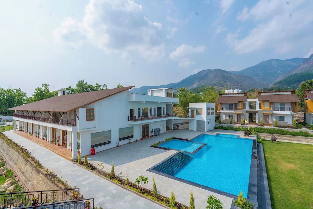 Наинитал: Evara Spa & Resort