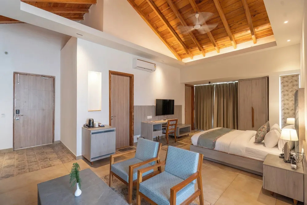 Наинитал: Evara Spa & Resort
