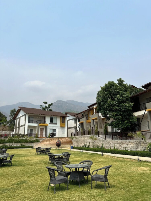 Наинитал: Evara Spa & Resort