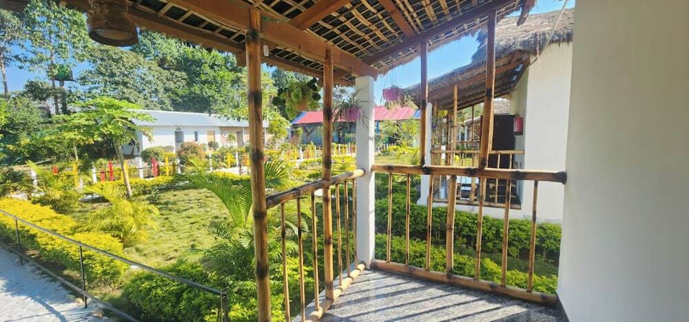 Джиоти Гаон: Falcon Jungle Resort