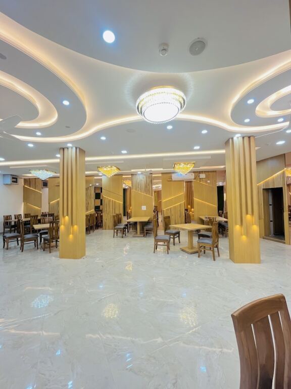 Коси: Hotel Shri Radha Orchid