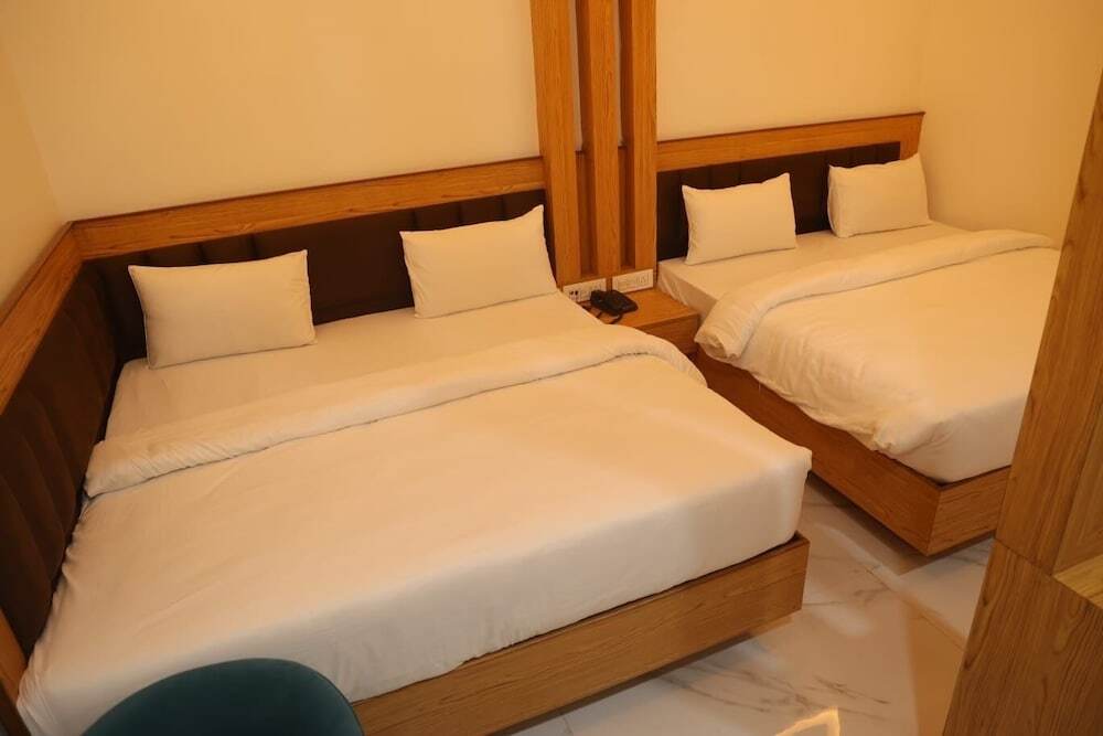 Коси: Hotel Shri Radha Orchid