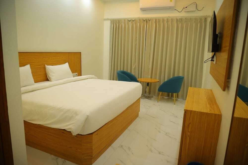 Коси: Hotel Shri Radha Orchid