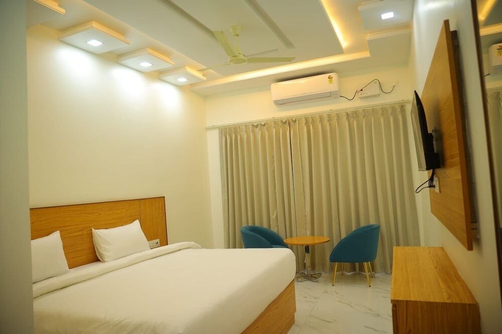 Коси: Hotel Shri Radha Orchid