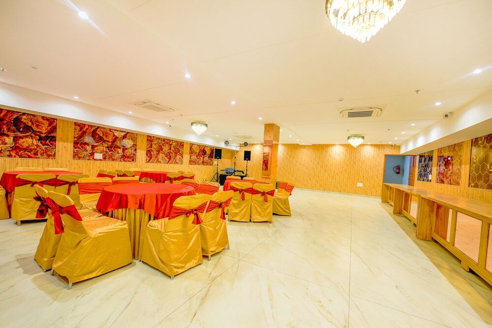 Мохали: Fabhotel Prime Victoria Regency