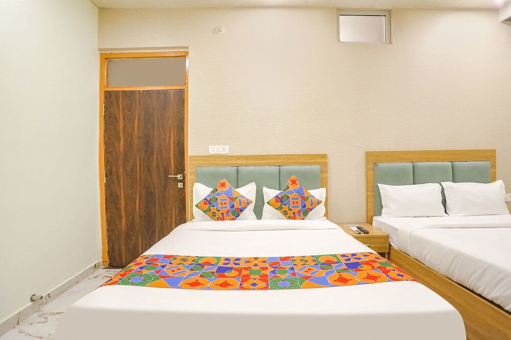 Файзабад: Fabhotel Maharishi Inn