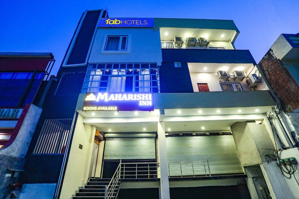 Файзабад: Fabhotel Maharishi Inn
