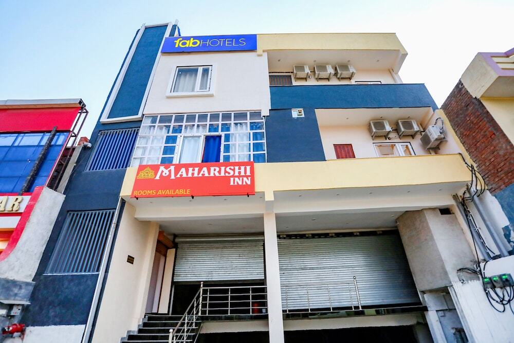 Файзабад: Fabhotel Maharishi Inn