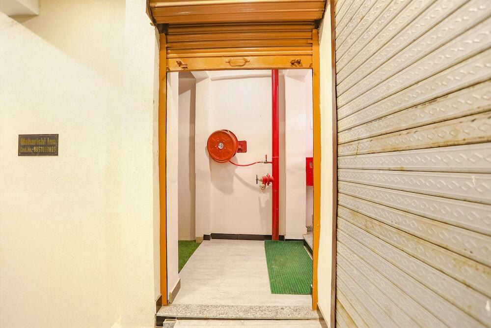 Файзабад: Fabhotel Maharishi Inn