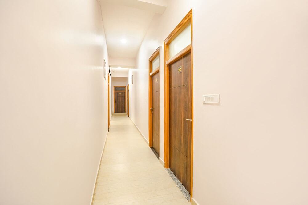 Файзабад: Fabhotel Maharishi Inn
