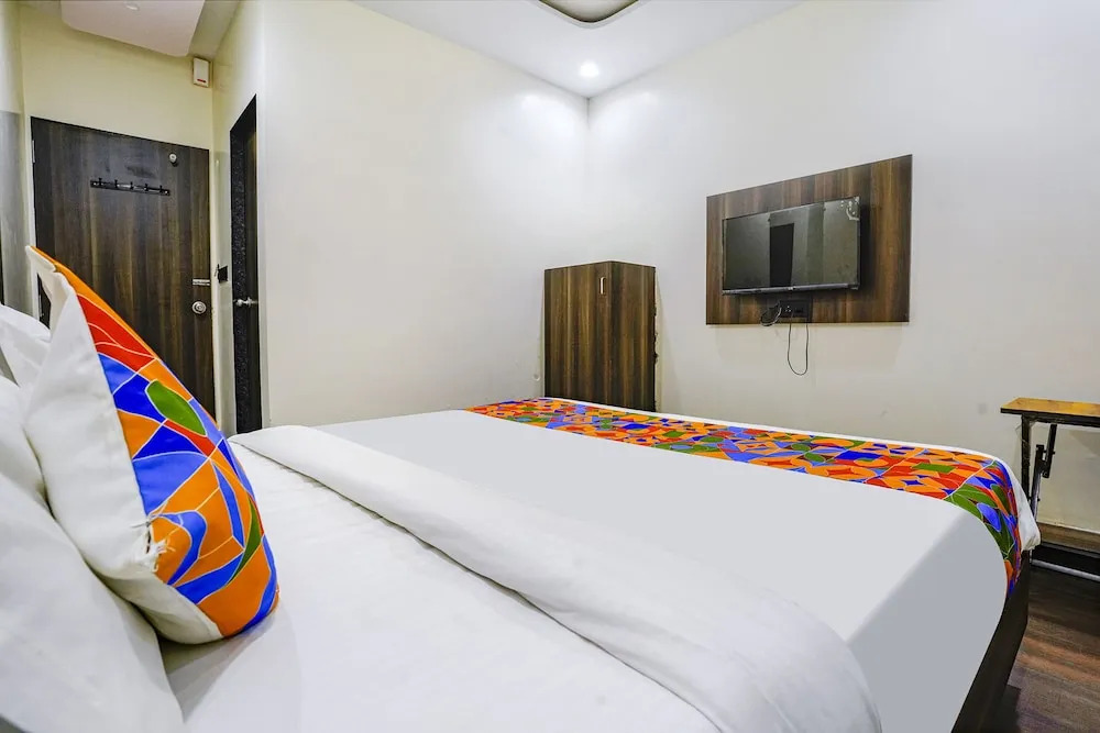 Сурат: Fabhotel Raviraj Capital