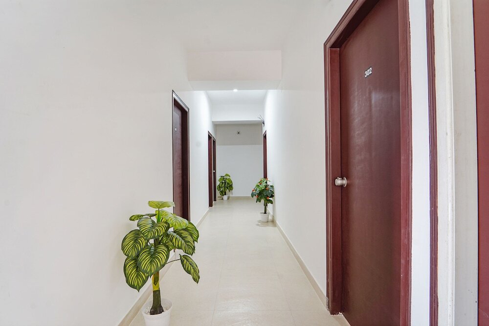 Fabhotel Metro Suites — фото 2