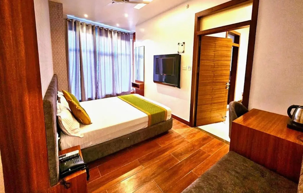 Горакхпур: Sharda dinings Gorakhpur