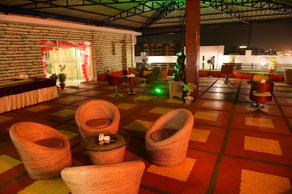Гувахати: Hotel Bhargav Grand