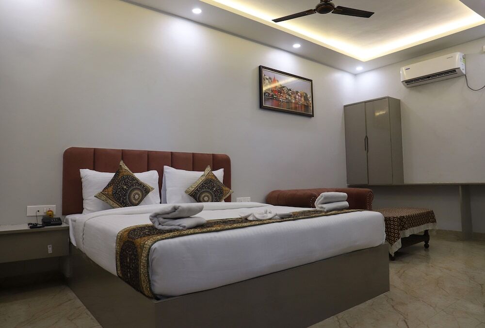 Сарнатх: Hotel Gulmohar Plaza By Auroville Ent