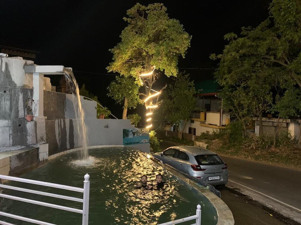 Кангра: Aqua Hotel