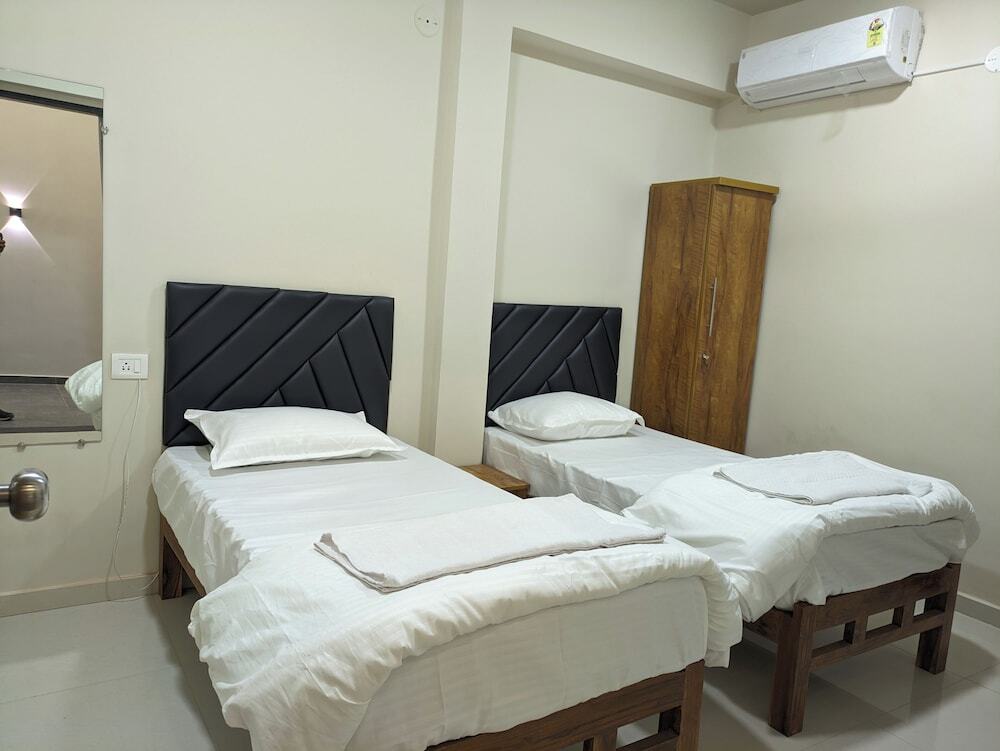 Вапи: Hotel JDS - Vapi