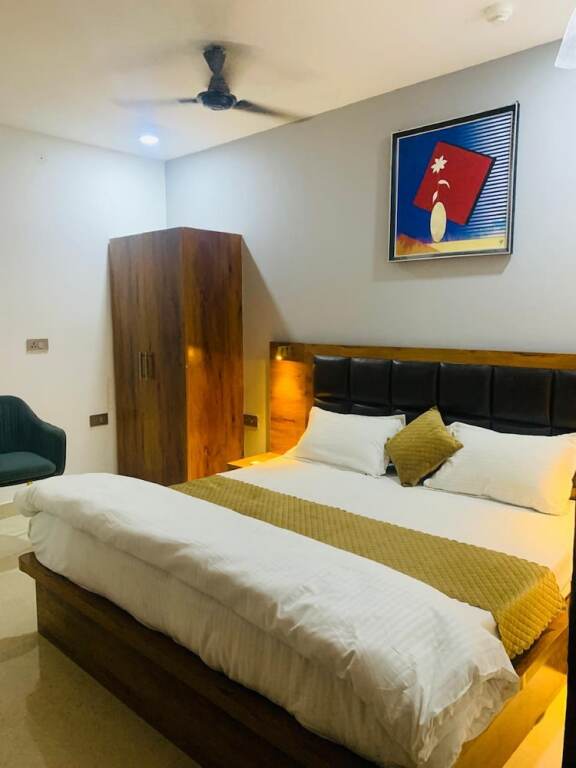 Газиабад: Hotel Emporio Grand