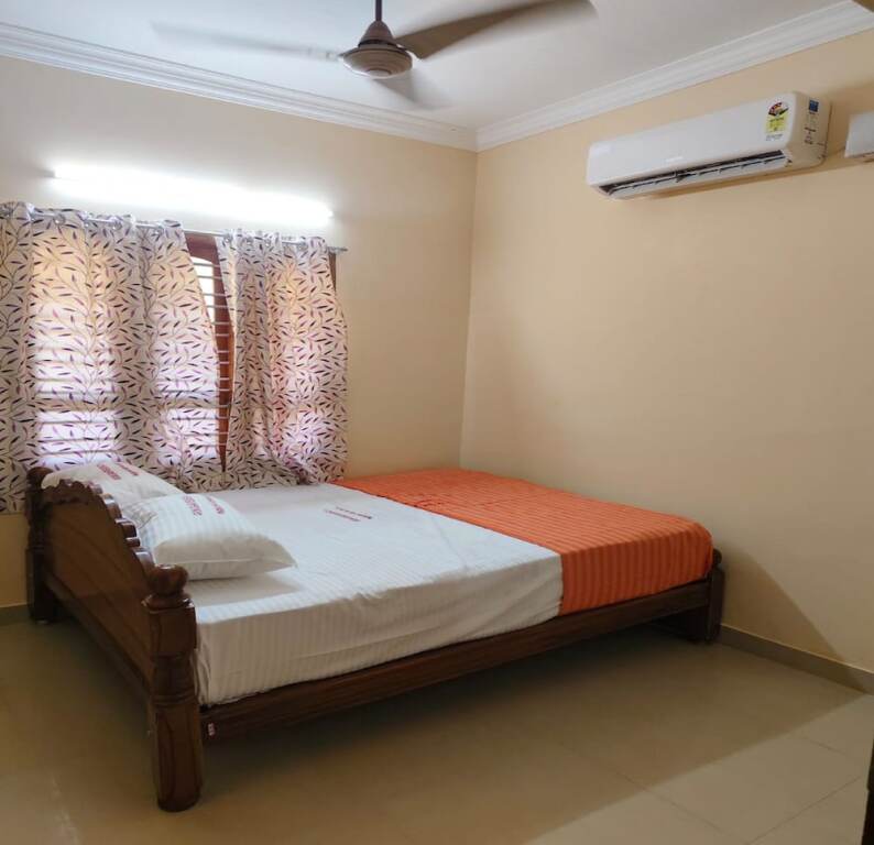 Курумбур: Arumugam AC Residency