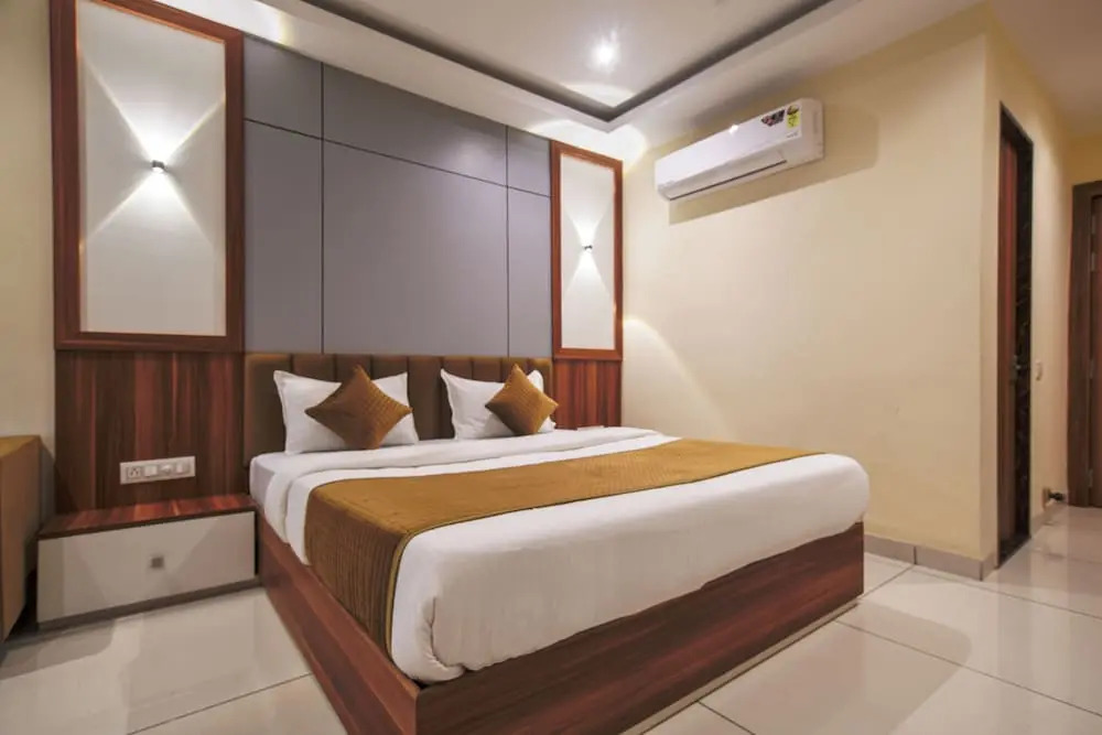 Удджайн: Hotel Radhe Krishna Resort