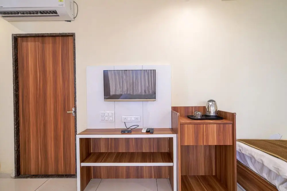 Удджайн: Hotel Radhe Krishna Resort