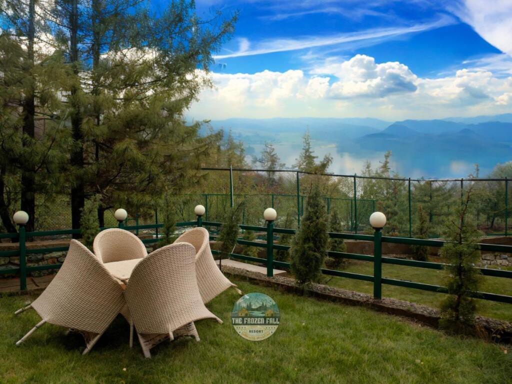 Гульмарг: The FrozenFall Resort - Gulmarg