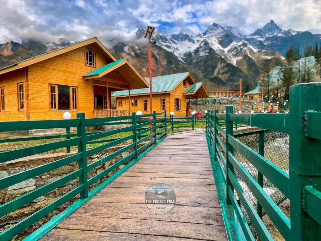 Гульмарг: The FrozenFall Resort - Gulmarg