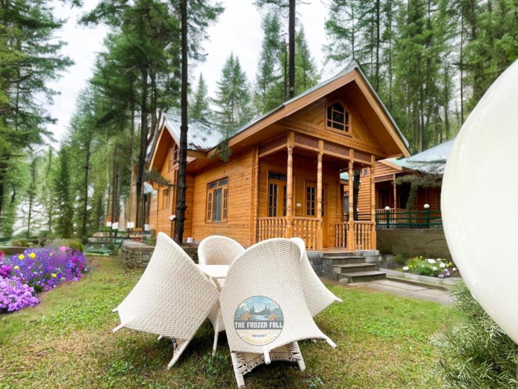 Гульмарг: The FrozenFall Resort - Gulmarg