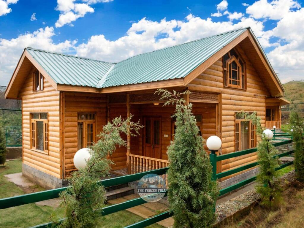 Гульмарг: The FrozenFall Resort - Gulmarg