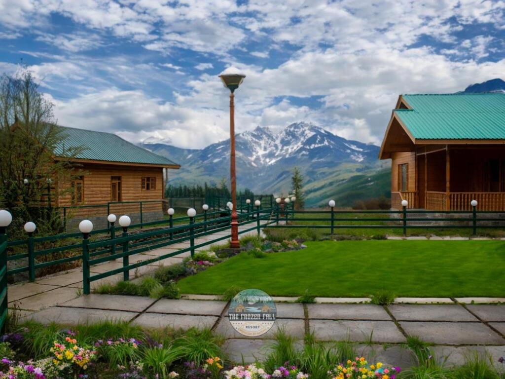 Гульмарг: The FrozenFall Resort - Gulmarg