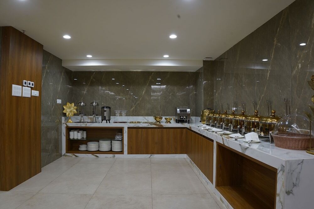 Гарудешвар: Hotel Stature Inn
