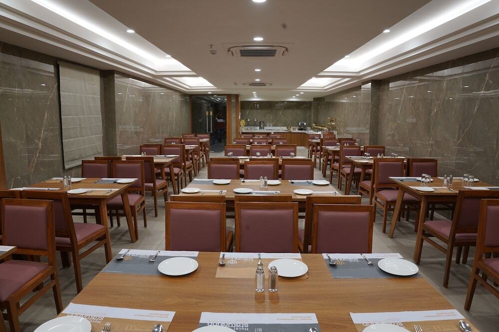 Гарудешвар: Hotel Stature Inn