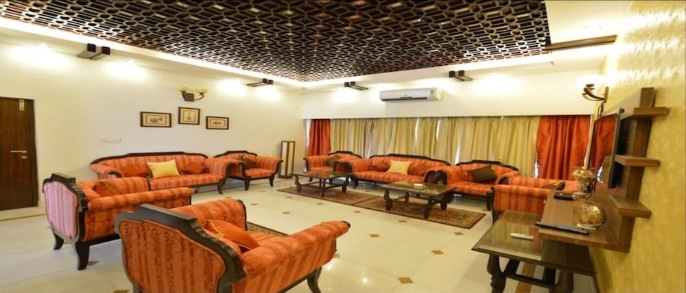 Фаридабад: Hotel Raj Hans