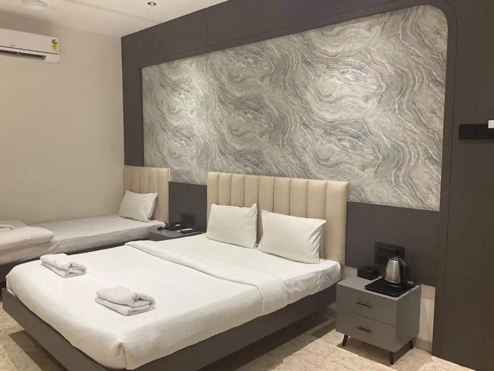 Дхуле: Hotel Govind Regency