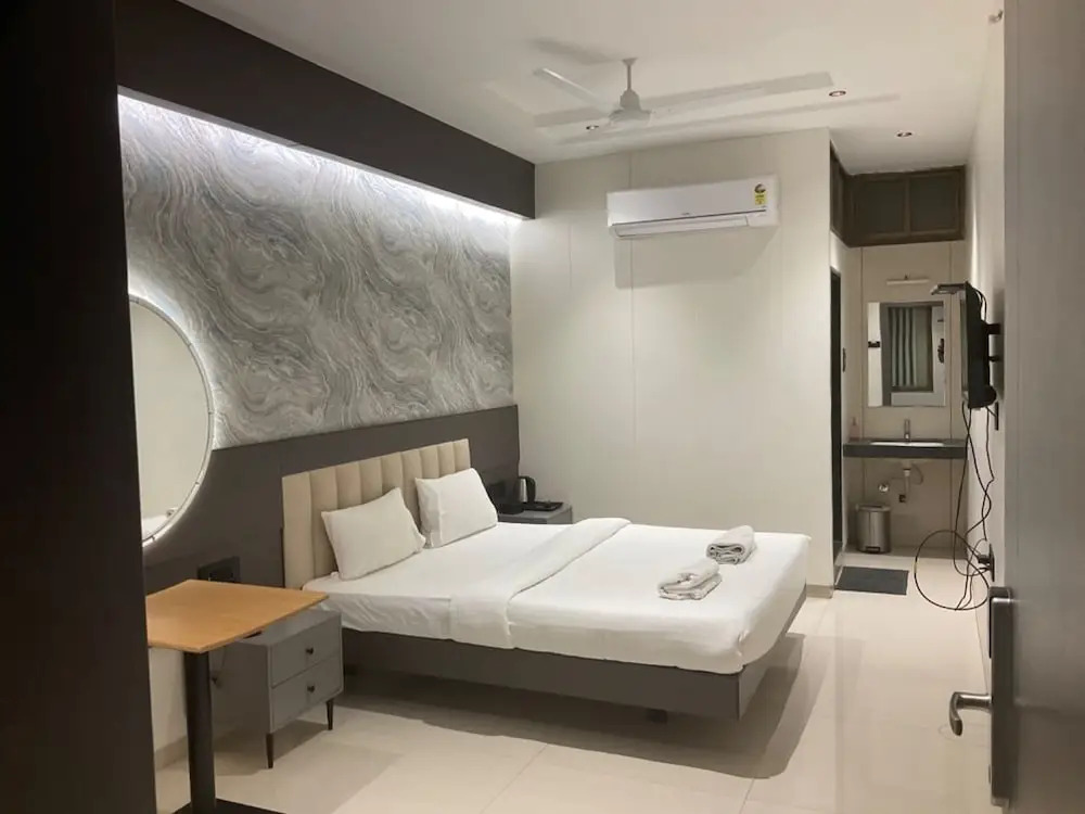 Дхуле: Hotel Govind Regency