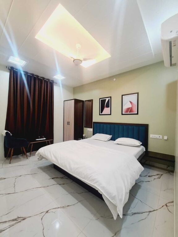 Сикар: Hotel Kaanjee