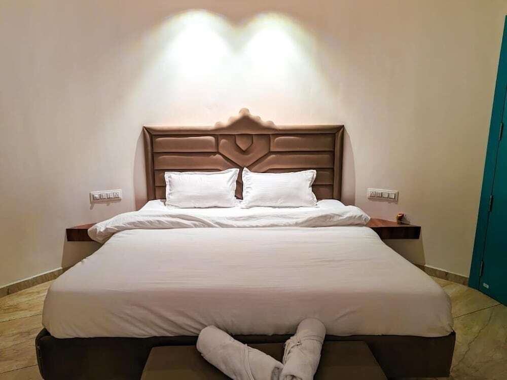 Бхудж: The Royal Riviera Resort & stay