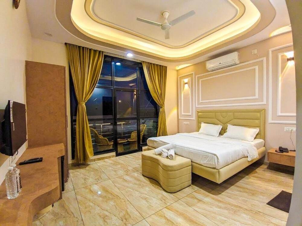 Бхудж: The Royal Riviera Resort & stay